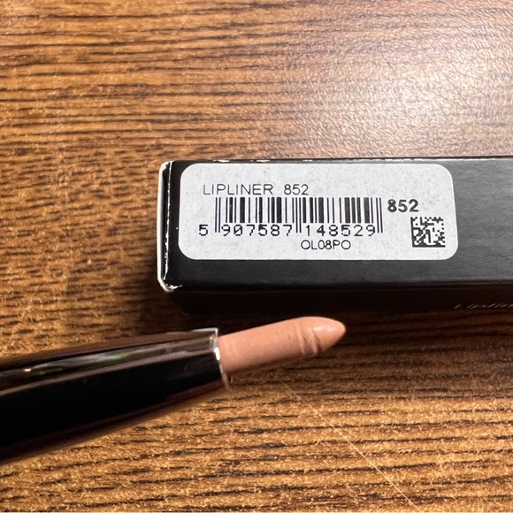 Inglot Lipliner/Crayon #852 With Sharpener - Picture 1 of 3